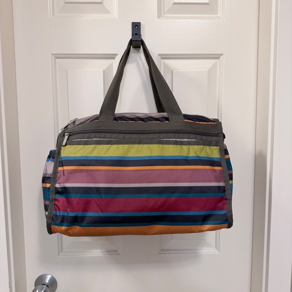LeSportsac Medium Duffel/Weekender Tote - Picture 2 of 7